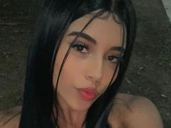 BarelyLegel from xLoveCam