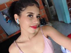 BarelyLegel - female with black hair webcam at xLoveCam