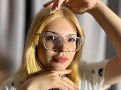 BarrieGromley - female with black hair and  big tits webcam at xLoveCam