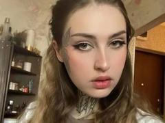babywow-hot - female with brown hair webcam at xLoveCam