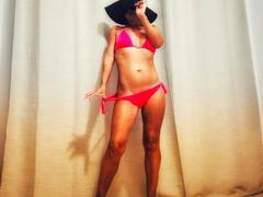 BeaBloom - female with brown hair webcam at xLoveCam