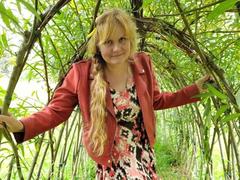 BeaLust-hot - blond female webcam at xLoveCam