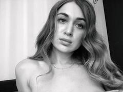 BeataBrook from xLoveCam