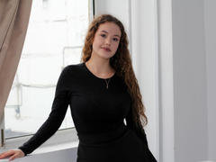 BeatricePalms - female with brown hair and  big tits webcam at LiveJasmin