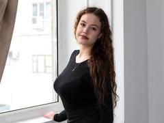 BeatricePalms - female with brown hair and  big tits webcam at LiveJasmin