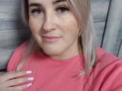 BeatriceSmile - female with brown hair and  small tits webcam at xLoveCam