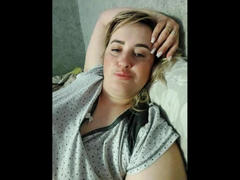 BeatriceSmile - female with brown hair and  small tits webcam at xLoveCam