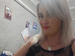 BeatriceSmile - female with brown hair and  small tits webcam at xLoveCam