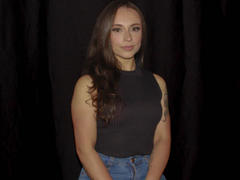 BeautyBellaX from xLoveCam