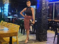 BeautyQueenTs from xLoveCam