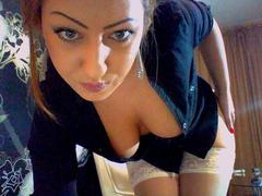 RoxaneX from xLoveCam