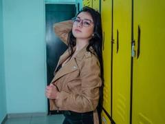 BeccaAddams - female with black hair webcam at xLoveCam