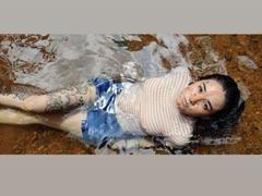 BeccaAddams - female with black hair webcam at xLoveCam