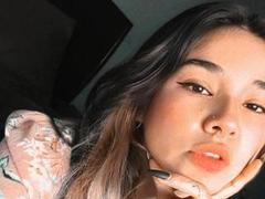 BeccaAddams - female with black hair webcam at xLoveCam