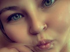 BeckyXRose from xLoveCam