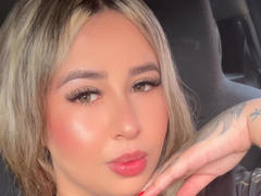 BelaSexyy - blond female webcam at xLoveCam