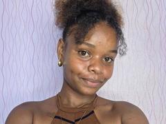 BellaBelleA from xLoveCam