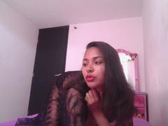 BellaChaudAmour - female with brown hair and  small tits webcam at xLoveCam