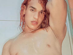 BellaDollI - shemale with red hair webcam at xLoveCam