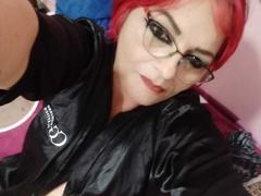 BellaHotSexiest from xLoveCam