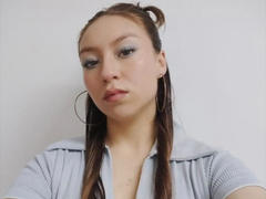 BellaLuck from xLoveCam