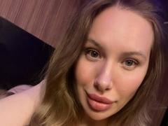 BellaLuxix - female webcam at xLoveCam
