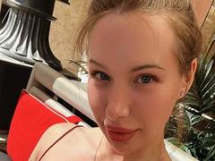 BellaLuxix - female webcam at xLoveCam