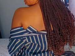 BellaMiaX from xLoveCam