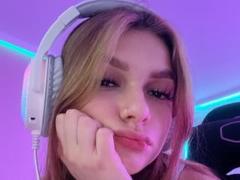 BellaMiller - blond female with  small tits webcam at ImLive