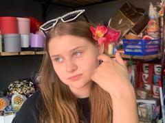 BellaMuse-hot - female with brown hair webcam at xLoveCam