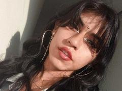 BellaPoison from xLoveCam