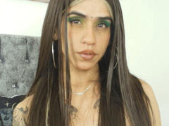 BellaPoison from xLoveCam