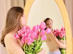 JoanCompston - female with brown hair webcam at LiveJasmin