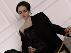 AmaliyAredys - blond female webcam at LiveJasmin