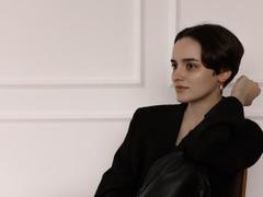 AmaliyAredys - blond female webcam at LiveJasmin