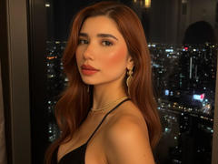 Bellasweeth - female with brown hair and  big tits webcam at xLoveCam