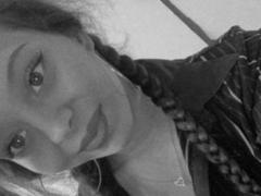 Sheytanna - female with brown hair webcam at xLoveCam