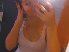 Sheytanna - female with brown hair webcam at xLoveCam