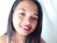 BelleAstrid - female with black hair webcam at xLoveCam