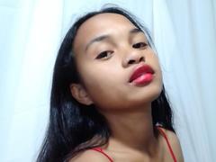 BelleAstrid - female with black hair webcam at xLoveCam