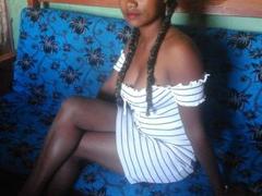 BelleCaramelle from xLoveCam