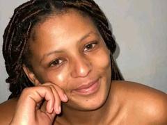 BelleHotty69 from xLoveCam