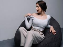 BelleLovely - female webcam at xLoveCam