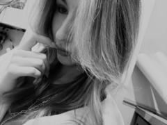 BelleNakahiki - blond female with  big tits webcam at xLoveCam
