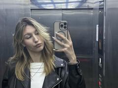 BelleNakahiki - blond female with  big tits webcam at xLoveCam
