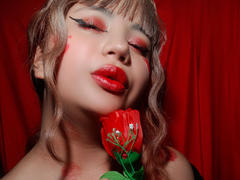 BelleVivienneHt - female with brown hair webcam at xLoveCam