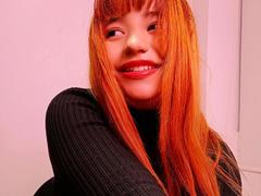 BelleVivienneHt - female with brown hair webcam at xLoveCam