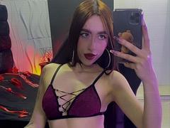BelleFiore - female with brown hair and  big tits webcam at LiveJasmin