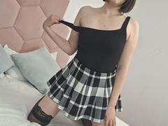BelleWhiteX - female with brown hair and  big tits webcam at xLoveCam