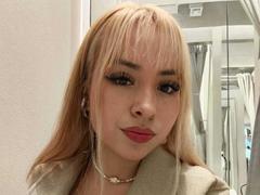 BerlyQueen - female webcam at xLoveCam
